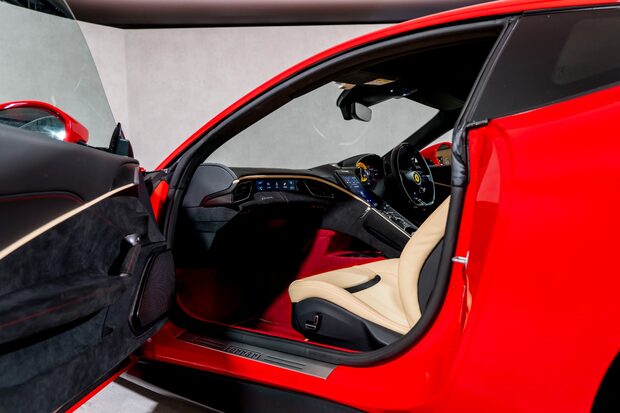 Ferrari Roma WARRANTY. PASSENGER DISPLAY. CARBON STEERING WHEEL. MAGNERIDE SUSPENSION. 2