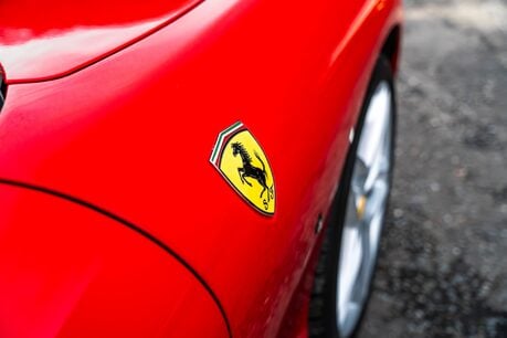 Ferrari Roma WARRANTY. PASSENGER DISPLAY. CARBON STEERING WHEEL. MAGNERIDE SUSPENSION. 8