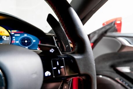 Ferrari Roma WARRANTY. PASSENGER DISPLAY. CARBON STEERING WHEEL. MAGNERIDE SUSPENSION. 34