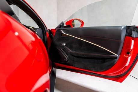 Ferrari Roma WARRANTY. PASSENGER DISPLAY. CARBON STEERING WHEEL. MAGNERIDE SUSPENSION. 46