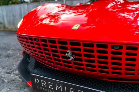 Ferrari Roma WARRANTY. PASSENGER DISPLAY. CARBON STEERING WHEEL. MAGNERIDE SUSPENSION. 9