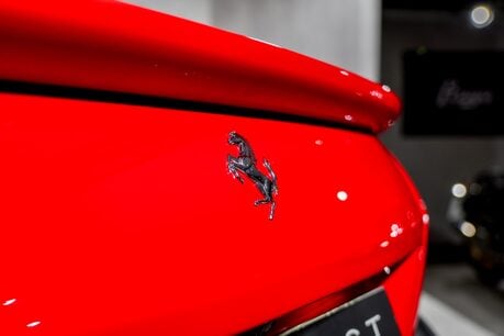 Ferrari Roma WARRANTY. PASSENGER DISPLAY. CARBON STEERING WHEEL. MAGNERIDE SUSPENSION. 45