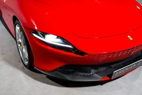 Ferrari Roma WARRANTY. PASSENGER DISPLAY. CARBON STEERING WHEEL. MAGNERIDE SUSPENSION. 40