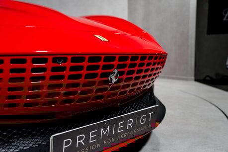 Ferrari Roma WARRANTY. PASSENGER DISPLAY. CARBON STEERING WHEEL. MAGNERIDE SUSPENSION. 37