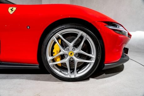 Ferrari Roma WARRANTY. PASSENGER DISPLAY. CARBON STEERING WHEEL. MAGNERIDE SUSPENSION. 9