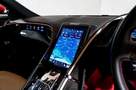 Ferrari Roma WARRANTY. PASSENGER DISPLAY. CARBON STEERING WHEEL. MAGNERIDE SUSPENSION. 24