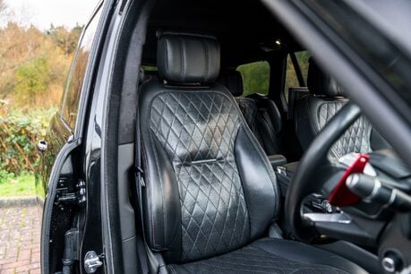 Land Rover Range Rover SV AUTOBIOGRAPHY DYNAMIC BLACK. H,C & M SEATS. REAR ENTERTAINMENT. PANO ROOF. 5