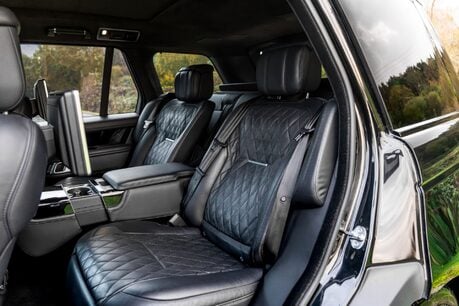 Land Rover Range Rover SV AUTOBIOGRAPHY DYNAMIC BLACK. H,C & M SEATS. REAR ENTERTAINMENT. PANO ROOF. 7