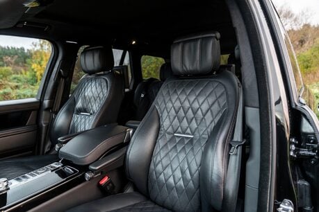 Land Rover Range Rover SV AUTOBIOGRAPHY DYNAMIC BLACK. H,C & M SEATS. REAR ENTERTAINMENT. PANO ROOF. 4