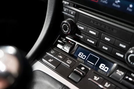 Porsche 911 CARRERA 4S. MANUAL. HEATED SEATS. BOSE. SPORT EXHAUST 28