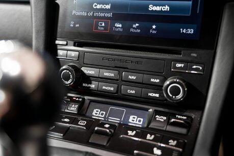 Porsche 911 CARRERA 4S. MANUAL. HEATED SEATS. BOSE. SPORT EXHAUST 30