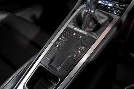 Porsche 911 CARRERA 4S. MANUAL. HEATED SEATS. BOSE. SPORT EXHAUST 31