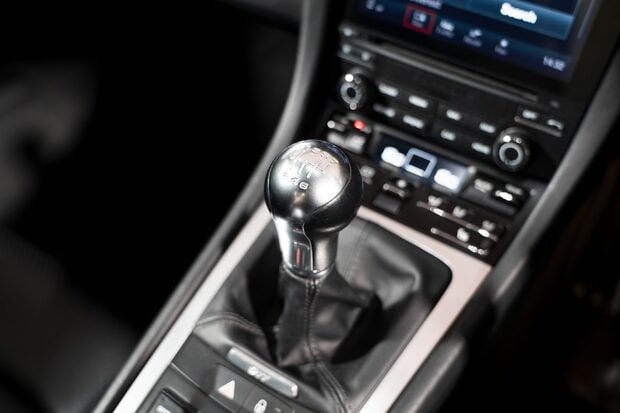 Porsche 911 CARRERA 4S. MANUAL. HEATED SEATS. BOSE. SPORT EXHAUST 3