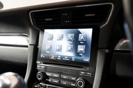 Porsche 911 CARRERA 4S. MANUAL. HEATED SEATS. BOSE. SPORT EXHAUST 38