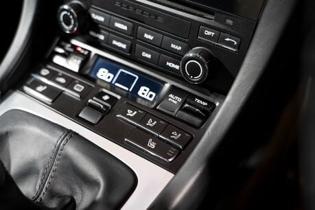 Porsche 911 CARRERA 4S. MANUAL. HEATED SEATS. BOSE. SPORT EXHAUST 29