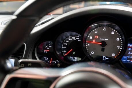 Porsche 911 CARRERA 4S. MANUAL. HEATED SEATS. BOSE. SPORT EXHAUST 23