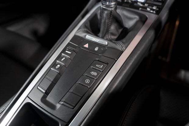 Porsche 911 CARRERA 4S. MANUAL. HEATED SEATS. BOSE. SPORT EXHAUST 5