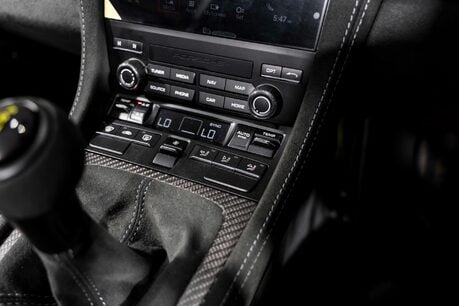 Porsche 718 SPYDER RS PDK. WEISSACH PACKAGE. CERAMIC BRAKES. LIFT. BOSE. 24