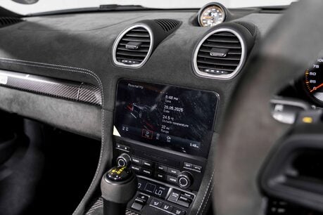 Porsche 718 SPYDER RS PDK. WEISSACH PACKAGE. CERAMIC BRAKES. LIFT. BOSE. 29