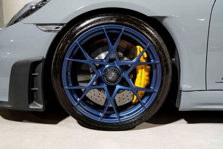 Porsche 718 SPYDER RS PDK. WEISSACH PACKAGE. CERAMIC BRAKES. LIFT. BOSE. 12