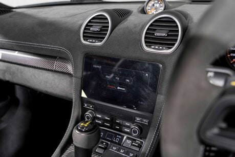 Porsche 718 SPYDER RS PDK. WEISSACH PACKAGE. CERAMIC BRAKES. LIFT. BOSE. 28