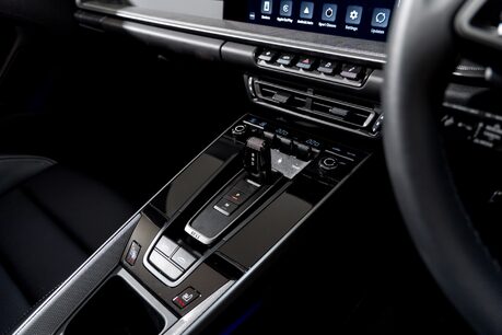 Porsche 911 TARGA 4S PDK. SPORT DESIGN PACKAGE. BOSE. SPORT EXHAUST. PORSCHE INNODRIVE. 31