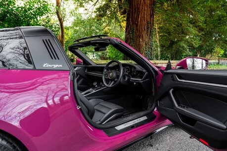 Porsche 911 TARGA 4S PDK. SPORT DESIGN PACKAGE. BOSE. SPORT EXHAUST. PORSCHE INNODRIVE. 12