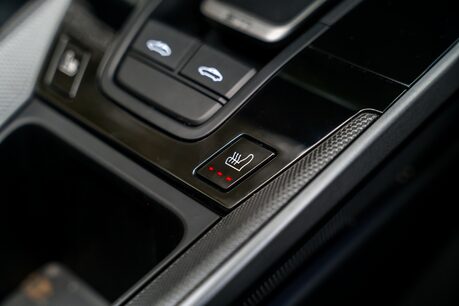 Porsche 911 TARGA 4S PDK. SPORT DESIGN PACKAGE. BOSE. SPORT EXHAUST. PORSCHE INNODRIVE. 20