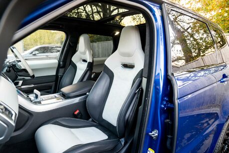 Land Rover Range Rover Sport SVR. URBAN EDITION. DEPLOYABLE SIDE STEPS. PANO ROOF. HUD. PIXEL LEDS. 13