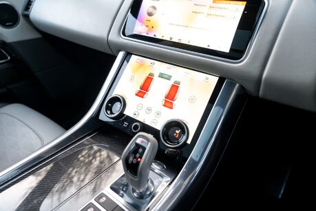 Land Rover Range Rover Sport SVR. URBAN EDITION. DEPLOYABLE SIDE STEPS. PANO ROOF. HUD. PIXEL LEDS. 20