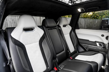 Land Rover Range Rover Sport SVR. URBAN EDITION. DEPLOYABLE SIDE STEPS. PANO ROOF. HUD. PIXEL LEDS. 14