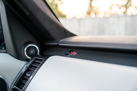 Land Rover Range Rover Sport SVR. URBAN EDITION. DEPLOYABLE SIDE STEPS. PANO ROOF. HUD. PIXEL LEDS. 24