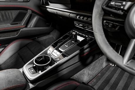 Porsche 911 TARGA 4 GTS PDK. SPORT DESIGN PACKAGE. BOSE. MATTE CARBON INTERIOR. PDLS+ 35