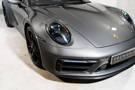 Porsche 911 TARGA 4 GTS PDK. SPORT DESIGN PACKAGE. BOSE. MATTE CARBON INTERIOR. PDLS+ 44