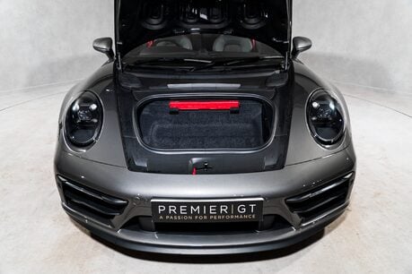 Porsche 911 TARGA 4 GTS PDK. SPORT DESIGN PACKAGE. BOSE. MATTE CARBON INTERIOR. PDLS+ 60