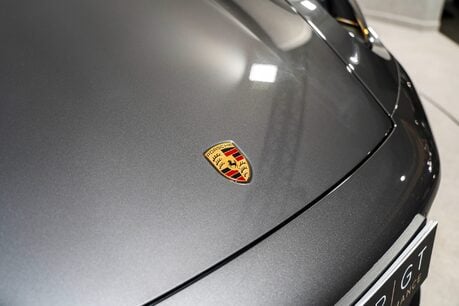 Porsche 911 TARGA 4 GTS PDK. SPORT DESIGN PACKAGE. BOSE. MATTE CARBON INTERIOR. PDLS+ 47
