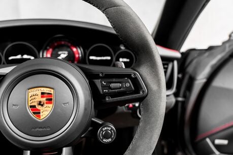 Porsche 911 TARGA 4 GTS PDK. SPORT DESIGN PACKAGE. BOSE. MATTE CARBON INTERIOR. PDLS+ 28