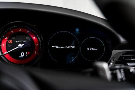 Porsche 911 TARGA 4 GTS PDK. SPORT DESIGN PACKAGE. BOSE. MATTE CARBON INTERIOR. PDLS+ 26