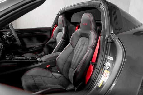 Porsche 911 TARGA 4 GTS PDK. SPORT DESIGN PACKAGE. BOSE. MATTE CARBON INTERIOR. PDLS+ 17