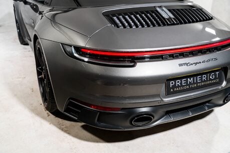 Porsche 911 TARGA 4 GTS PDK. SPORT DESIGN PACKAGE. BOSE. MATTE CARBON INTERIOR. PDLS+ 48