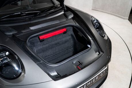 Porsche 911 TARGA 4 GTS PDK. SPORT DESIGN PACKAGE. BOSE. MATTE CARBON INTERIOR. PDLS+ 59