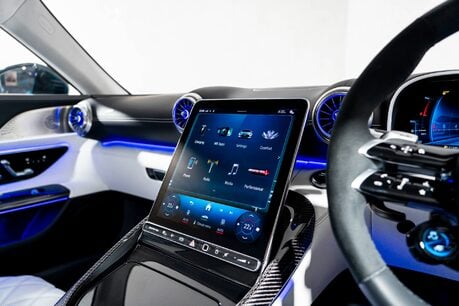 Mercedes-Benz Amg GT 63 S E PERFORMANCE PREMIUM PLUS. NIGHT PACK. H,C & M SEATS. PAN ROOF. LIFT. 33