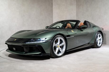 Ferrari 12 Cilindri SPIDER. DELIVERY MILEAGE. NERO DS EXTERIOR PACK. CARBON WHEEL & LEDs. LIFT 3