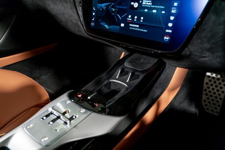 Ferrari 12 Cilindri SPIDER. DELIVERY MILEAGE. NERO DS EXTERIOR PACK. CARBON WHEEL & LEDs. LIFT 21