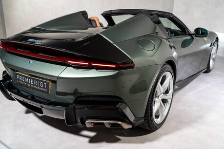 Ferrari 12 Cilindri SPIDER. DELIVERY MILEAGE. NERO DS EXTERIOR PACK. CARBON WHEEL & LEDs. LIFT 31