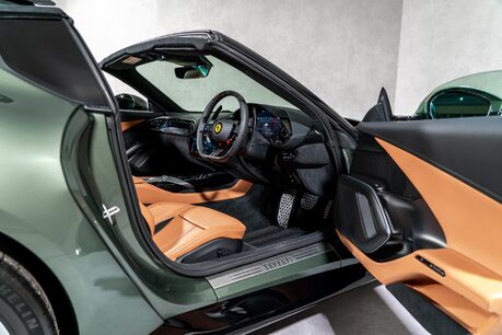 Ferrari 12 Cilindri SPIDER. DELIVERY MILEAGE. NERO DS EXTERIOR PACK. CARBON WHEEL & LEDs. LIFT 12