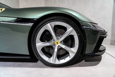 Ferrari 12 Cilindri SPIDER. DELIVERY MILEAGE. NERO DS EXTERIOR PACK. CARBON WHEEL & LEDs. LIFT 23