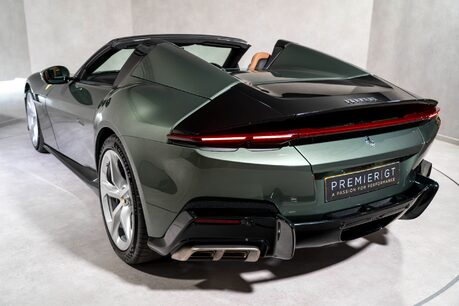 Ferrari 12 Cilindri SPIDER. DELIVERY MILEAGE. NERO DS EXTERIOR PACK. CARBON WHEEL & LEDs. LIFT 30