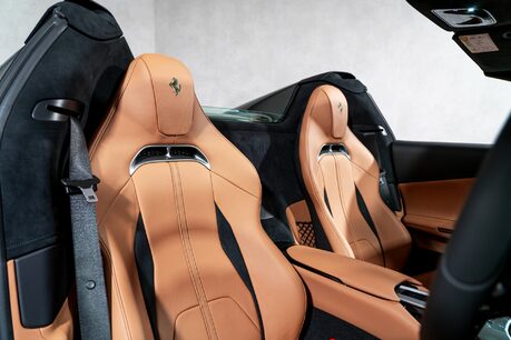 Ferrari 12 Cilindri SPIDER. DELIVERY MILEAGE. NERO DS EXTERIOR PACK. CARBON WHEEL & LEDs. LIFT 16