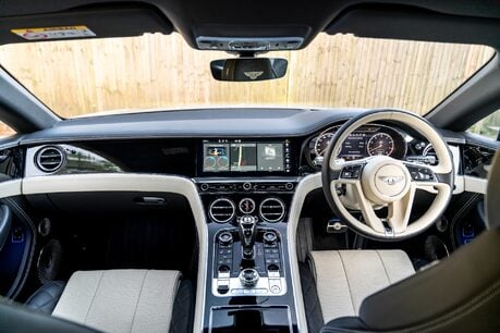 Bentley Continental GT V8. MULLINER SPEC. TOURING SPEC. CENTENARY SPEC. H,C & M SEATS. B&O. 7